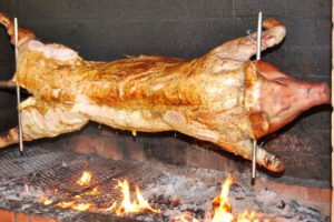 Feria de la cerveza, artesanía y cerdo al espeto en Vilanova de Arousa