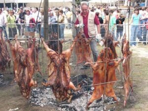 Fiesta del porquiño á brasa de Moraña