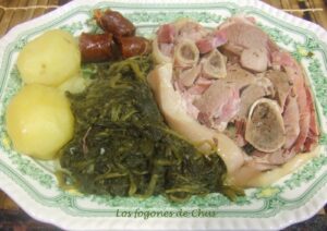 Fiesta del lacón con berzas en Covelo