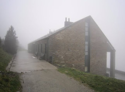 Albergue de Peregrinos do Cebreiro - portada