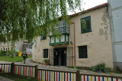 Albergue Turístico Aitzenea - portada