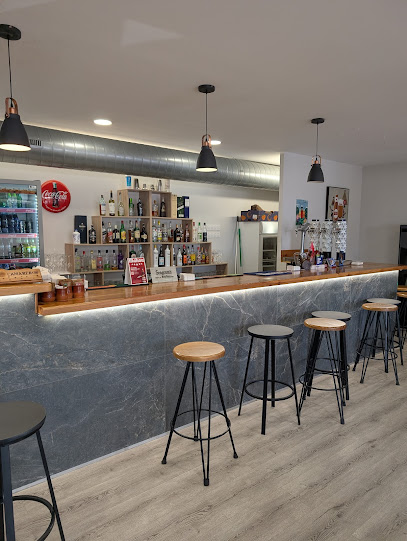 Lola, Casa - portada