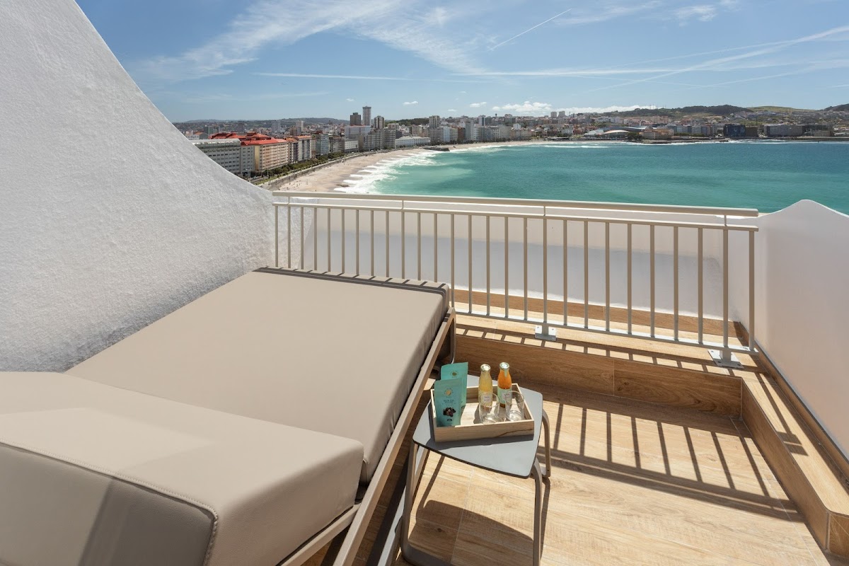 Tryp Coruña - portada
