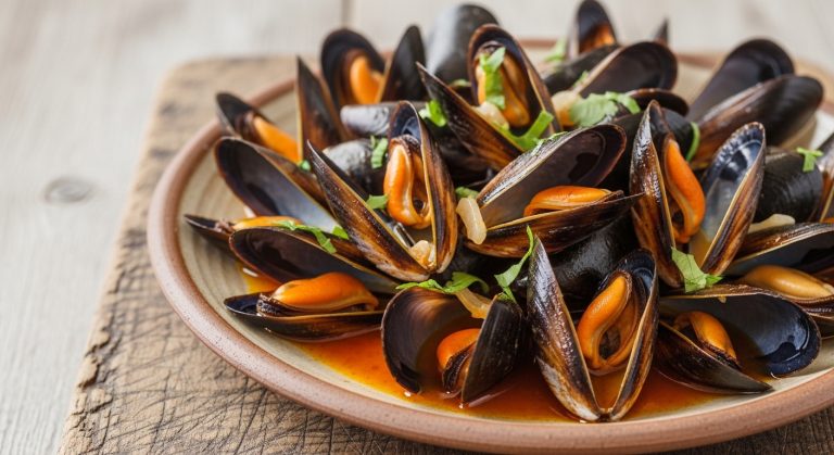 El mejillón de Galicia en conserva: marcas gourmet y cómo disfrutarlas