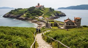 Visita a la Isla de San Simón: historia, cultura y paseos guiados