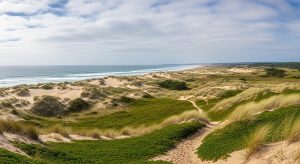 Ruta dos Seixos Brancos en Razo: dunas e mar aberto