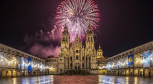 O Apóstolo en Santiago: fuegos artificiales y tradición
