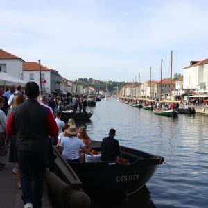 Festa dos Caneiros en Betanzos: barcos, río y diversión popular