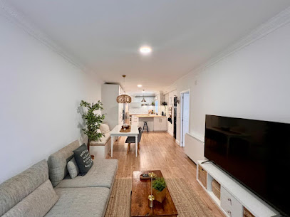 Paulina, Casa - portada