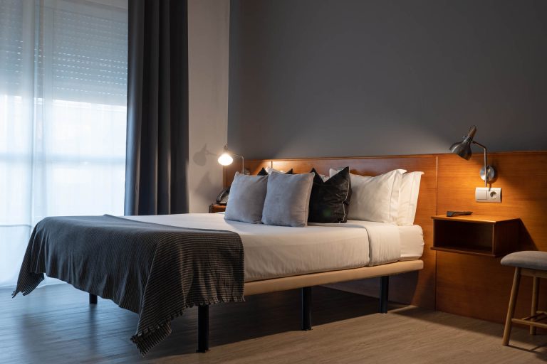 Hotel Carlos, 96 S.l