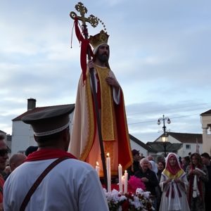 Romería de San Amaro en Fisterra: cabo, faro y peregrinación
