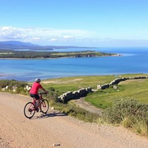 Descubre la Illa de Arousa en bicicleta: puentes y playas vírgenes