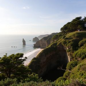 Ruta da Costa de Lira: acantilados, praias e furnas