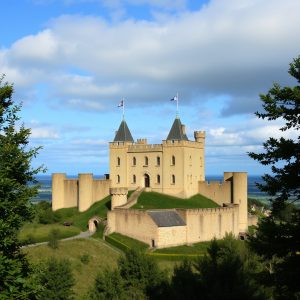 Descubre el castillo de Monterrei: historia y viñedos