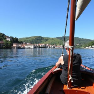 Ruta en barco por la ría de Muros e Noia: pueblos y mariscos